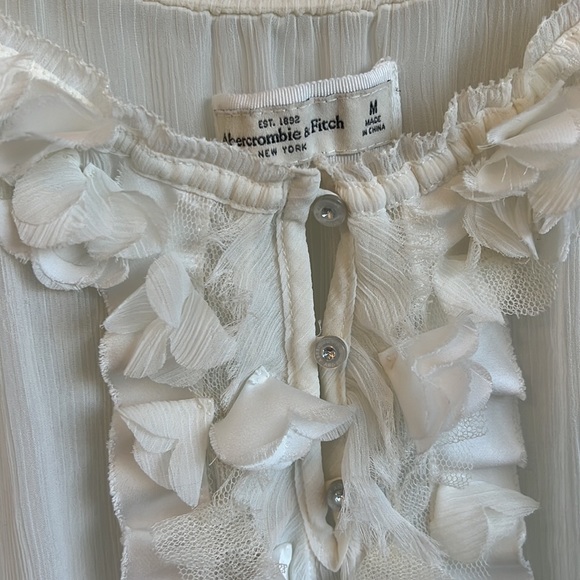 Abercrombie and Fitch blouse. Size medium - Picture 3 of 3